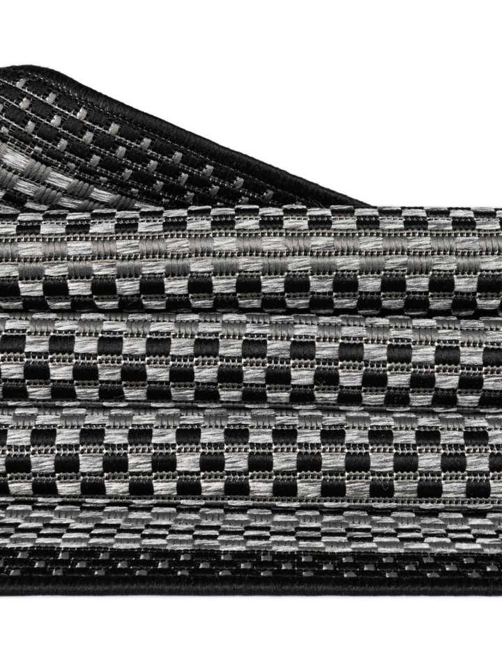 5' 3 x 8' Easy-Clean Border Indoor / Outdoor Rug