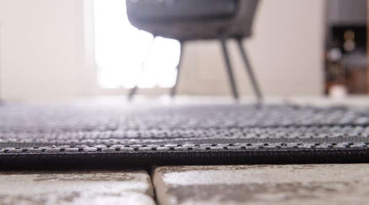 3' 3 x 5' Easy-Clean Border Indoor / Outdoor Rug