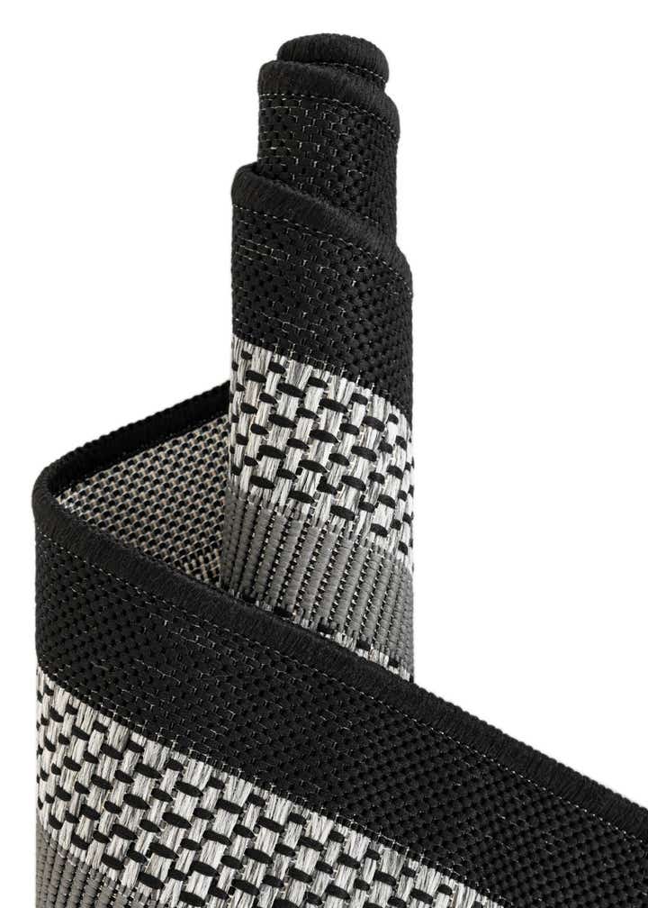 3' 3 x 5' Easy-Clean Border Indoor / Outdoor Rug