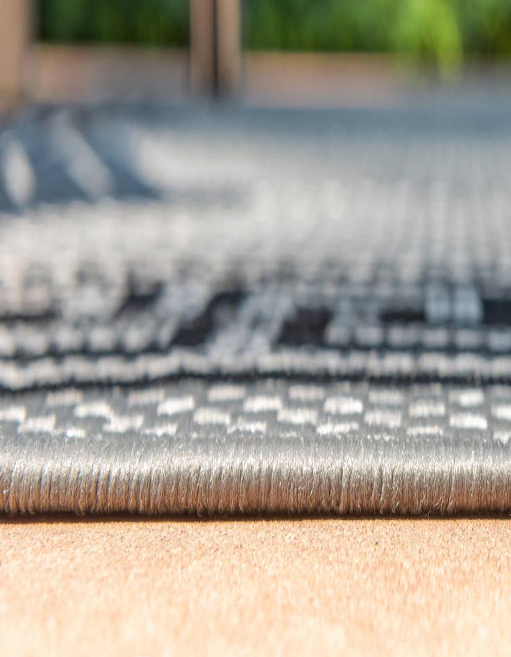 Detail image of 3' 3 x 5'  Washable Border Indoor / Outdoor Rug