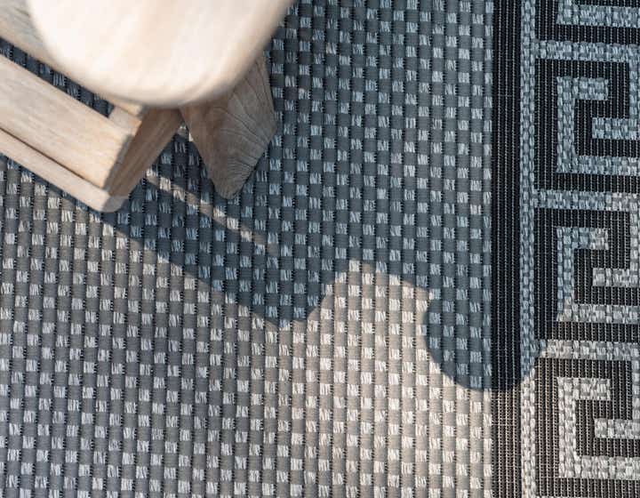 3' 3 x 5' Easy-Clean Border Indoor / Outdoor Rug