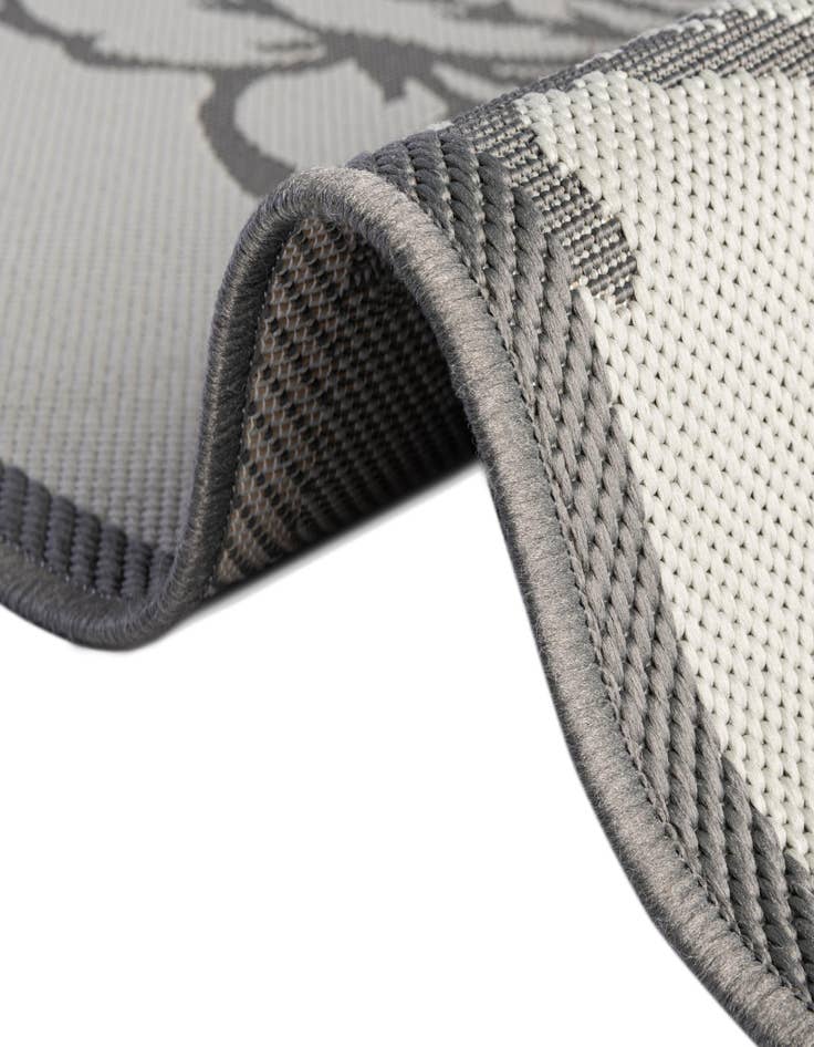 Detail image of 7' x 10'  Washable Botanical Indoor / Outdoor Rug