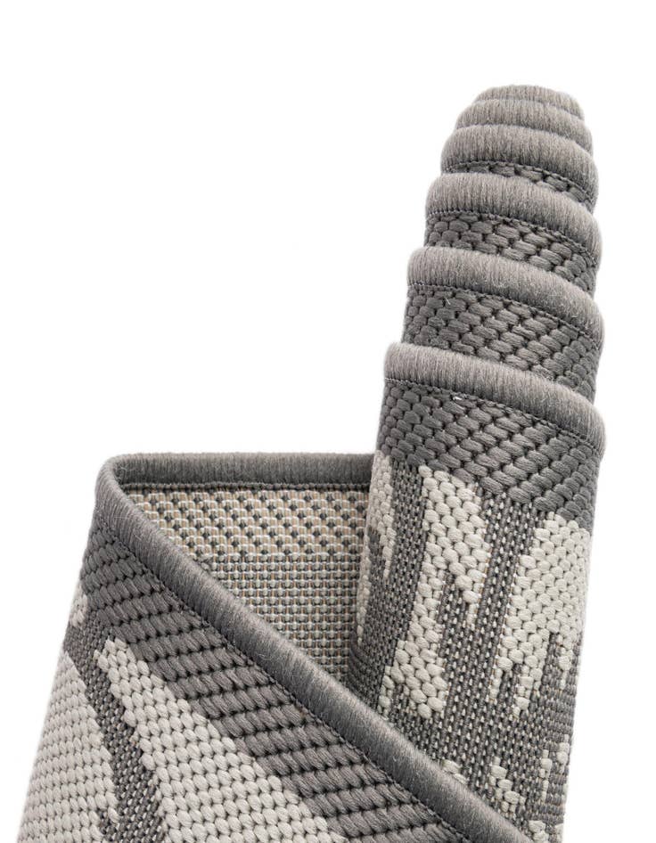 Detail image of 7' x 10'  Washable Botanical Indoor / Outdoor Rug