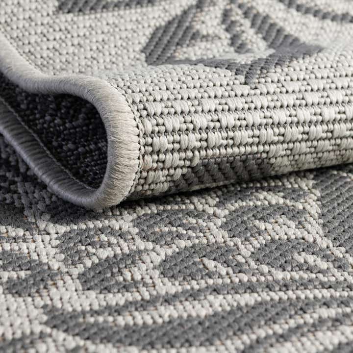 6' x 9' Easy-Clean Botanical Indoor / Outdoor Rug