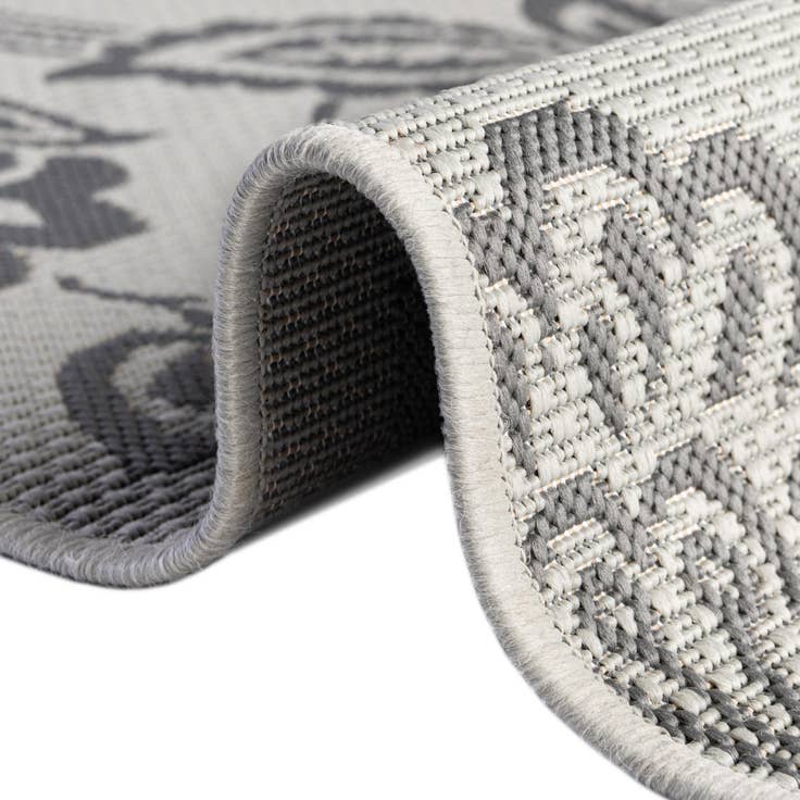 Detail image of 6' x 9' Easy-Clean Botanical Indoor / Outdoor Rug