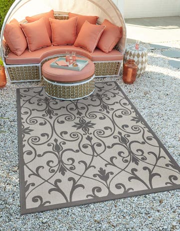 5' 3 x 8' Easy-Clean Botanical Indoor / Outdoor Rug