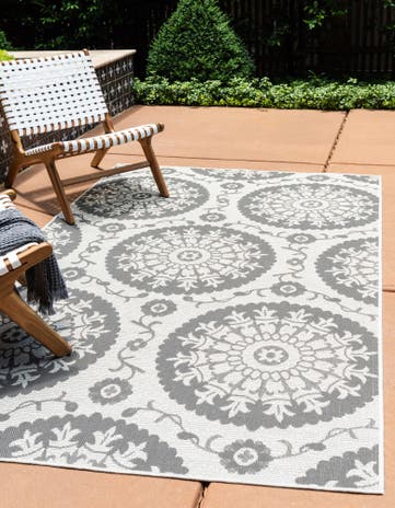 8' x 11' 4 Easy-Clean Botanical Indoor / Outdoor Rug
