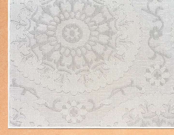 7' x 10' Easy-Clean Botanical Indoor / Outdoor Rug