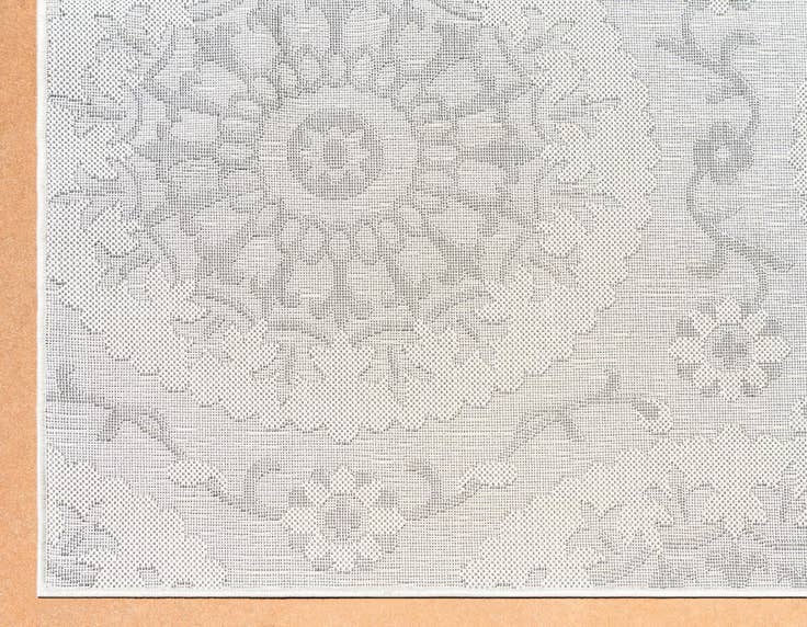 Detail image of 7' x 10' Easy-Clean Botanical Indoor / Outdoor Rug