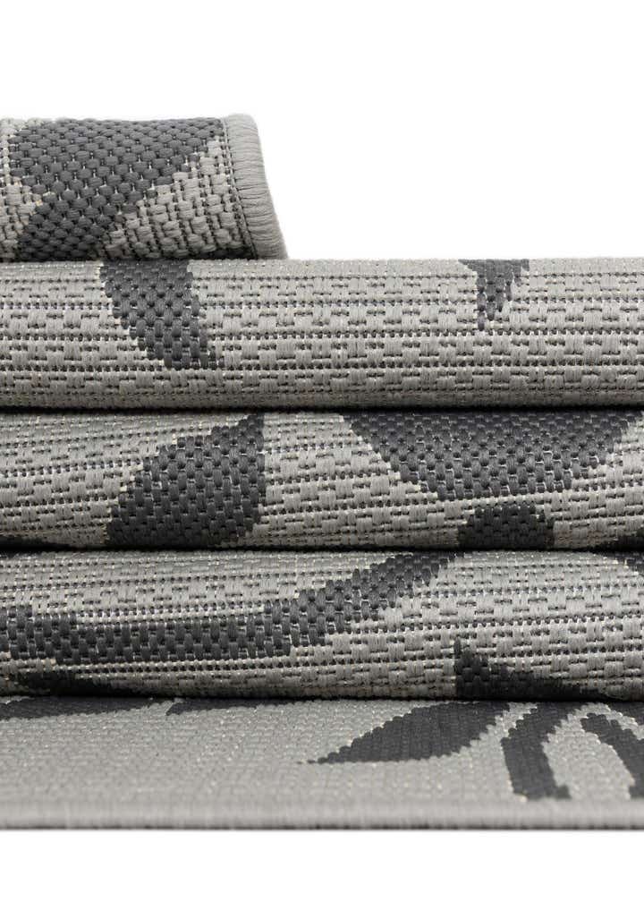 2' 2 x 3' Easy-Clean Botanical Indoor / Outdoor Rug
