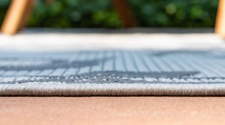 2' 2 x 3' Easy-Clean Botanical Indoor / Outdoor Rug