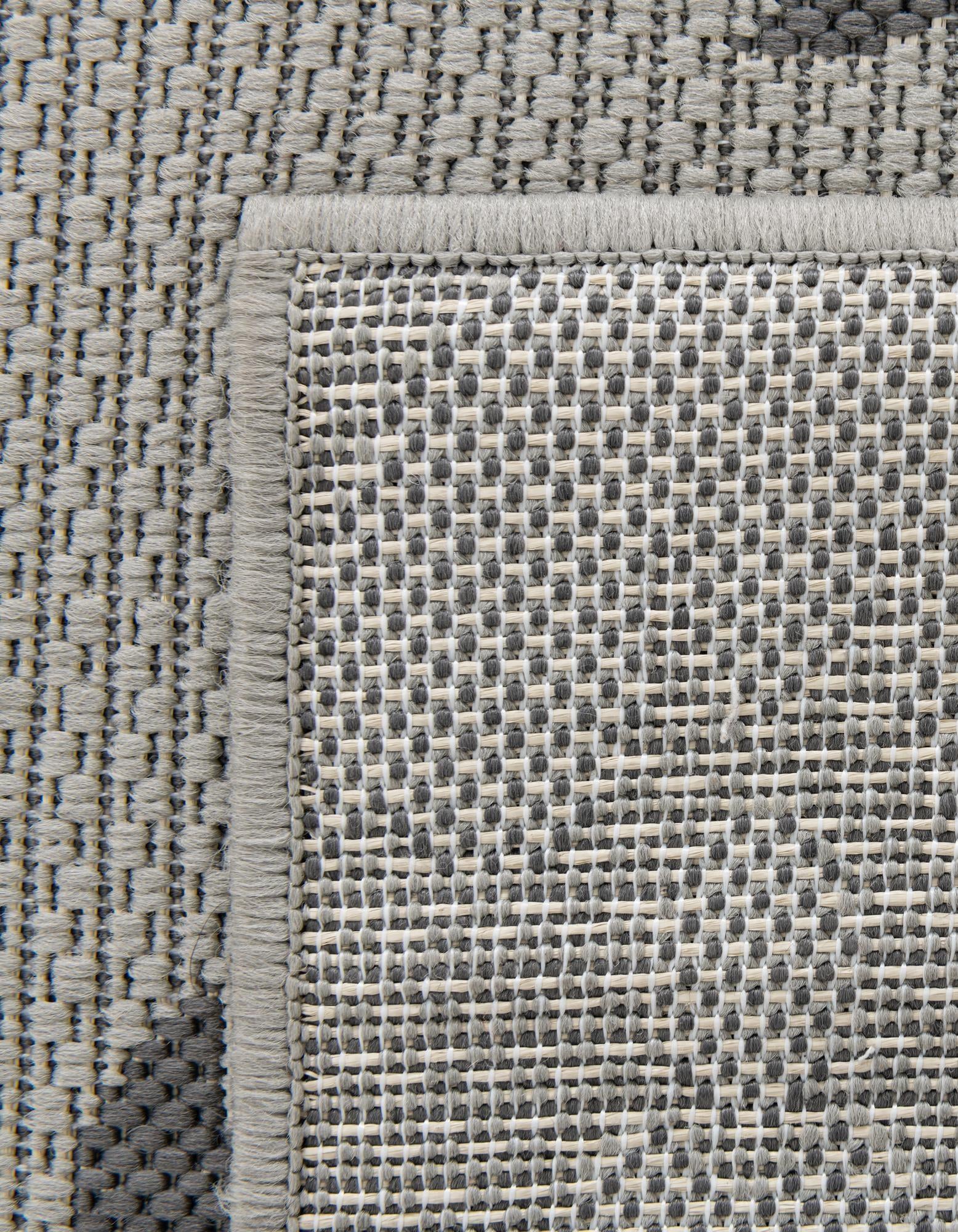 2' 2 x 3' Easy-Clean Botanical Indoor / Outdoor Rug