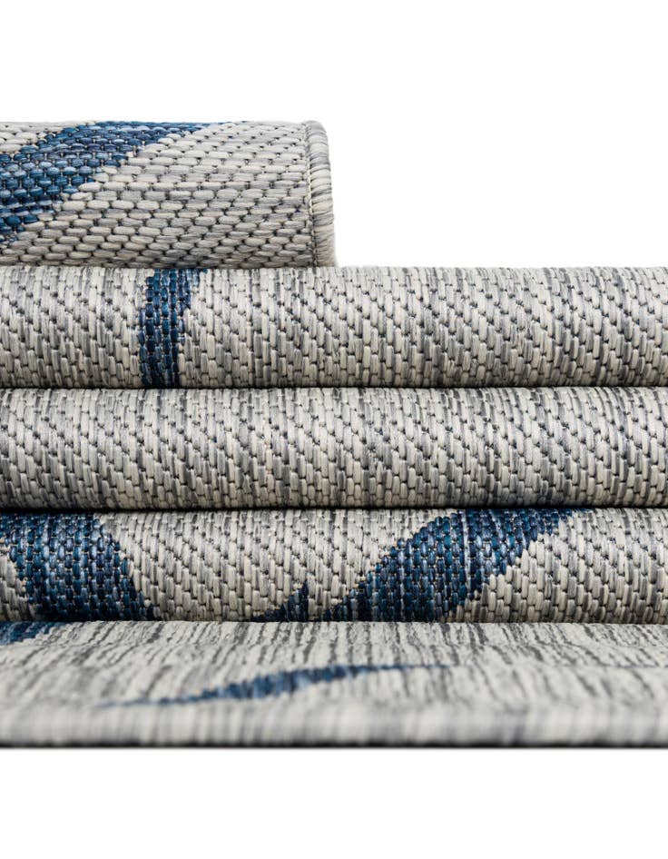 Detail image of 9' x 12' Easy-Clean Botanical Indoor / Outdoor Rug