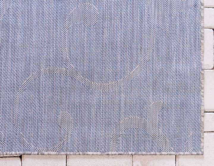 7' 10 x 11' Easy-Clean Botanical Indoor / Outdoor Rug