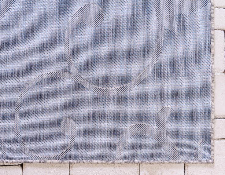 Detail image of 5' 3 x 8' Easy-Clean Botanical Indoor / Outdoor Rug