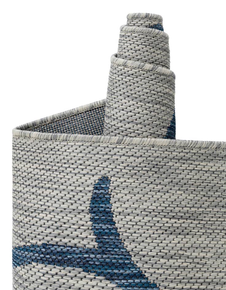 Detail image of 7' x 10'  Washable Botanical Indoor / Outdoor Rug