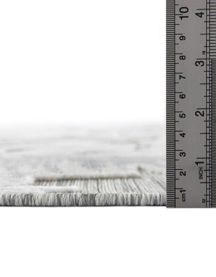 Detail image of 2' 2 x 3' Easy-Clean Botanical Indoor / Outdoor Rug