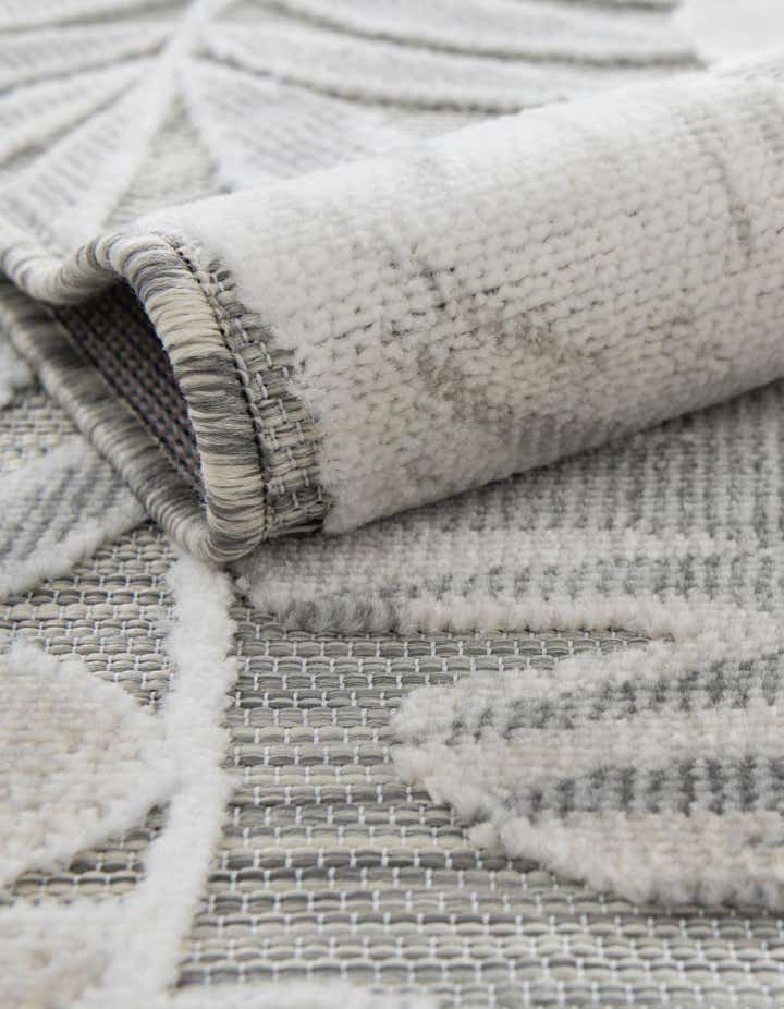 2' 2 x 3' Easy-Clean Botanical Indoor / Outdoor Rug