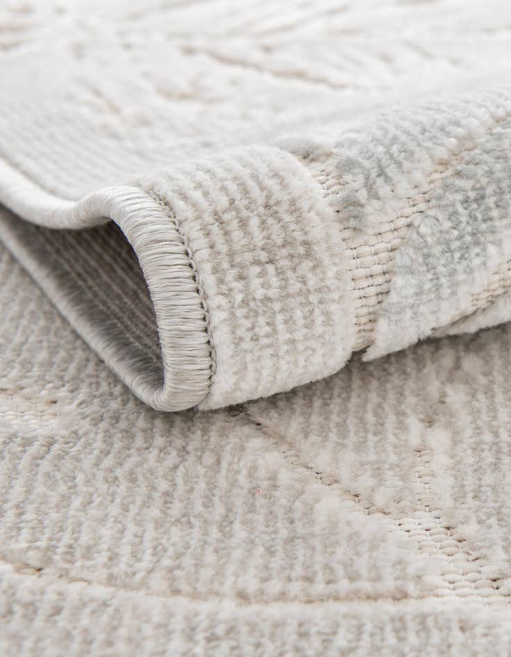 Detail image of 8' 2 x 10' Easy-Clean Botanical Indoor / Outdoor Rug