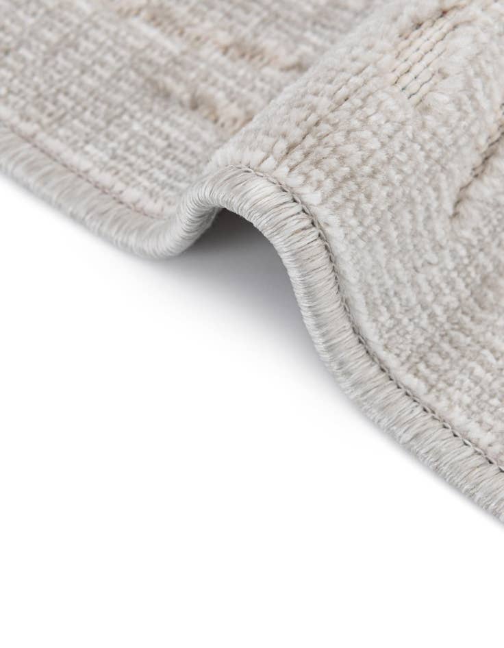 Detail image of 2' 2 x 3' Easy-Clean Botanical Indoor / Outdoor Rug