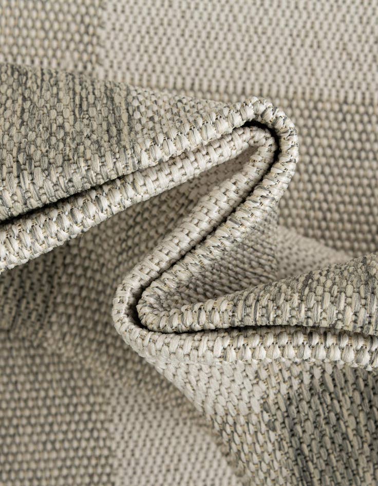 Detail image of 5' 3 x 7' Easy-Clean Checkered Indoor / Outdoor Rug