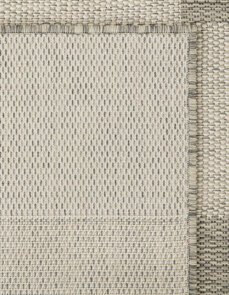 Detail image of 5' 3 x 8' Easy-Clean Checkered Indoor / Outdoor Rug
