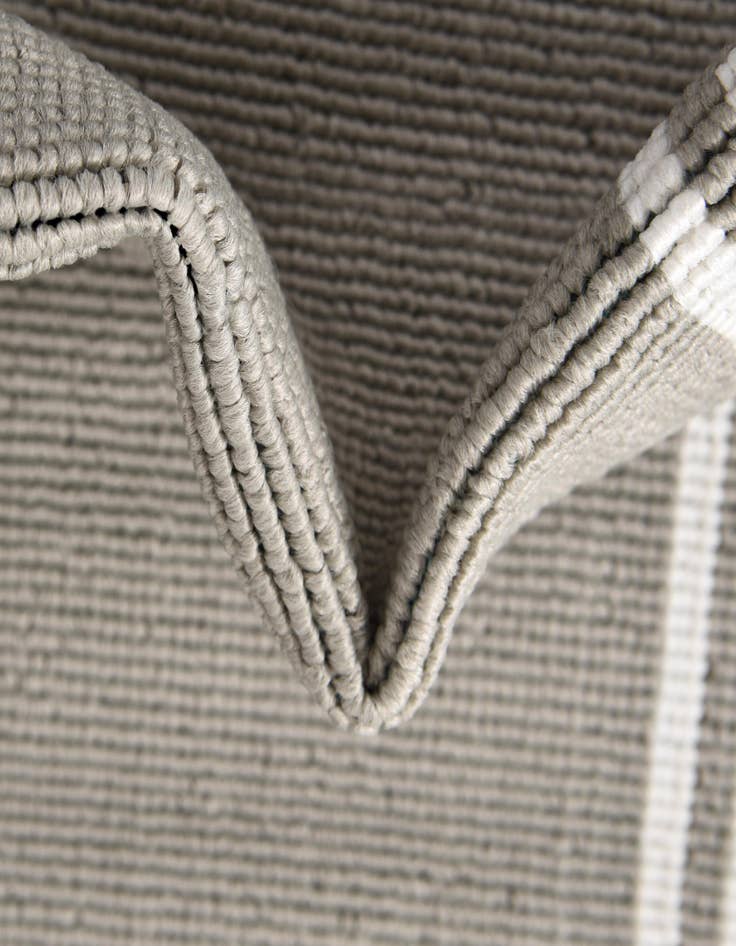 Detail image of 5' 3 x 8' Easy-Clean Coastal Indoor / Outdoor Rug