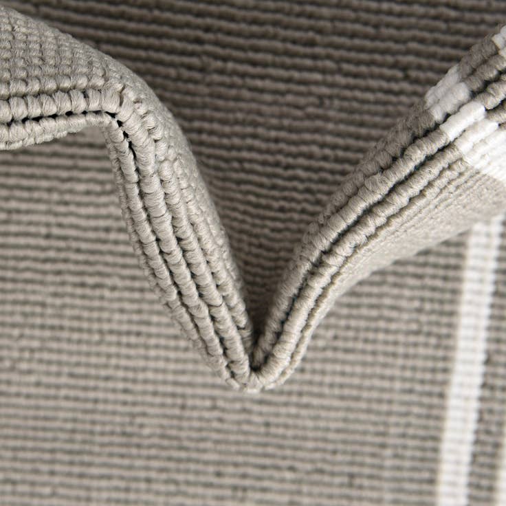 Detail image of 5' 3 x 8' Easy-Clean Coastal Indoor / Outdoor Rug