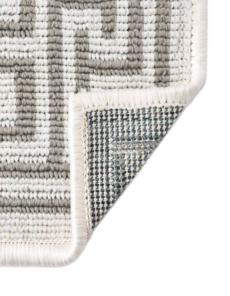 Detail image of 5' 3 x 8' Easy-Clean Coastal Indoor / Outdoor Rug