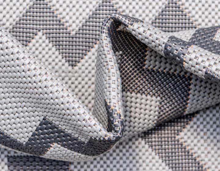 3' 3 x 5' Easy-Clean Lattice Indoor / Outdoor Rug