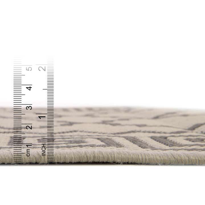 3' 3 x 5' Easy-Clean Lattice Indoor / Outdoor Rug