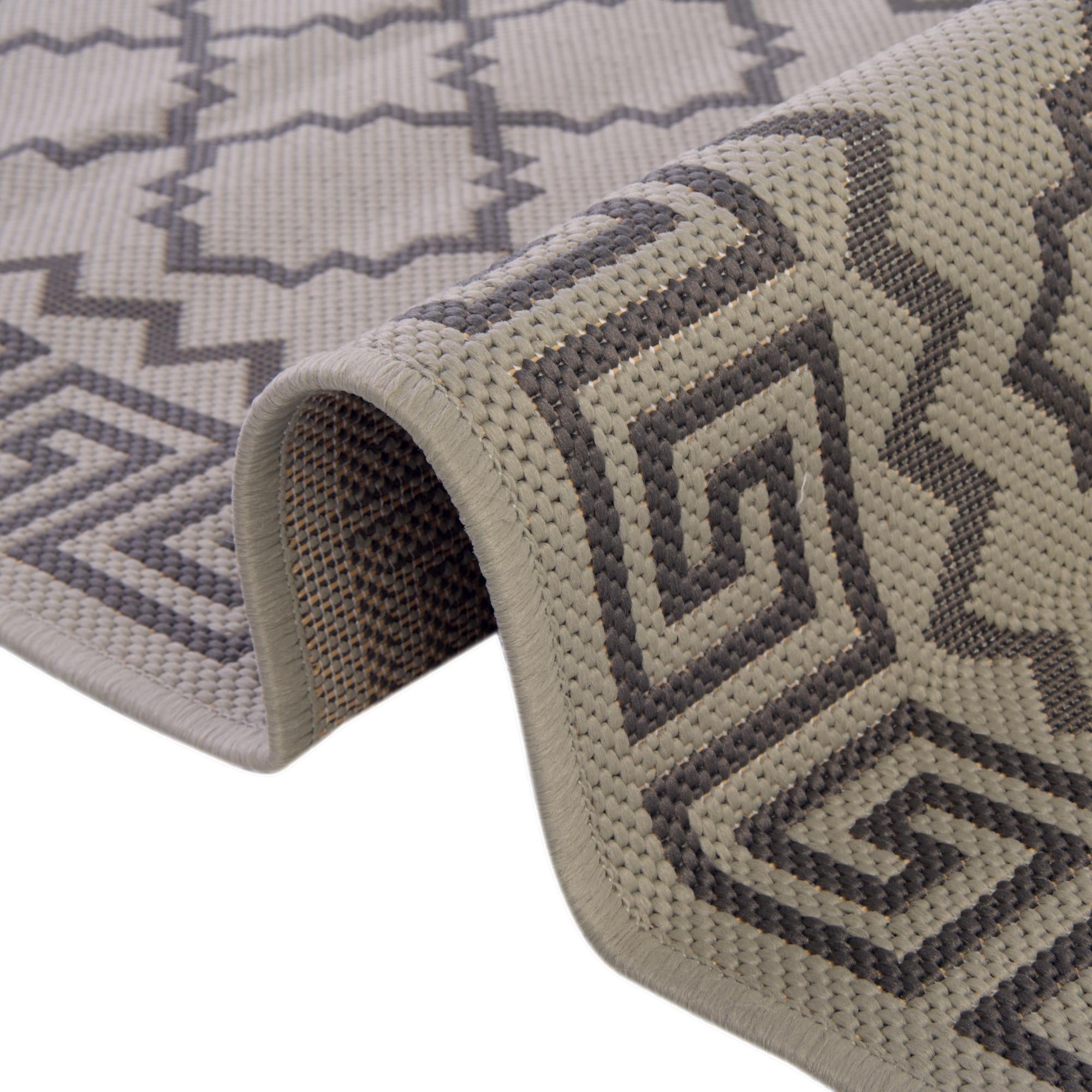 3' 3 x 5' Easy-Clean Lattice Indoor / Outdoor Rug