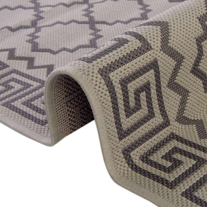 3' 3 x 5' Easy-Clean Lattice Indoor / Outdoor Rug