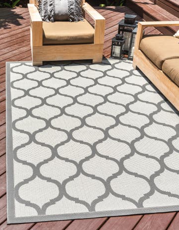 Gray Easy-Clean Lattice Indoor / Outdoor Rug