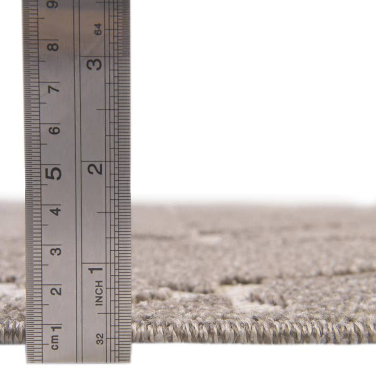 Detail image of 8' x 10' Easy-Clean Lattice Indoor / Outdoor Rug