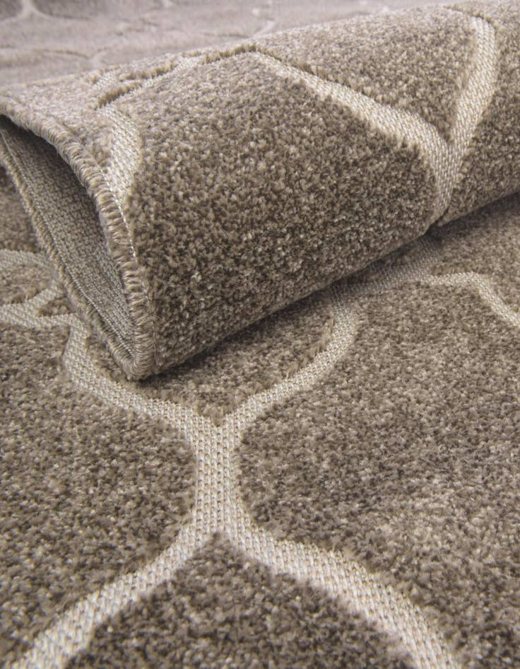 Detail image of 8' x 10' Washable Lattice Indoor / Outdoor Rug