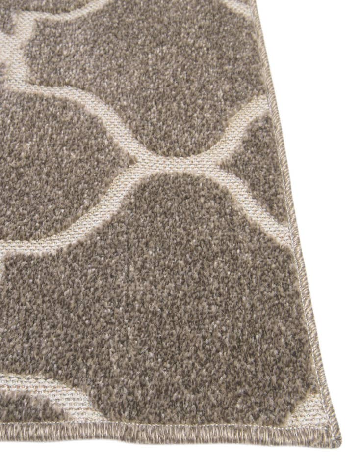 Detail image of 8' x 10' Washable Lattice Indoor / Outdoor Rug