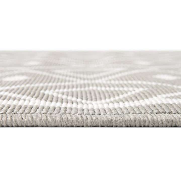 7' 10 x 10' Easy-Clean Lattice Indoor / Outdoor Rug