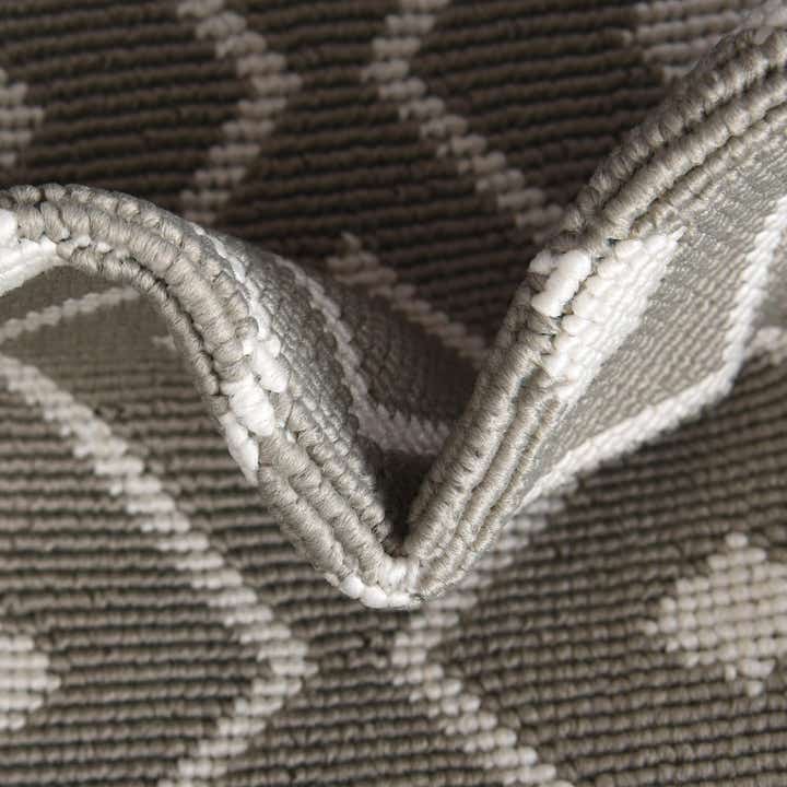 7' 10 x 10' Easy-Clean Lattice Indoor / Outdoor Rug