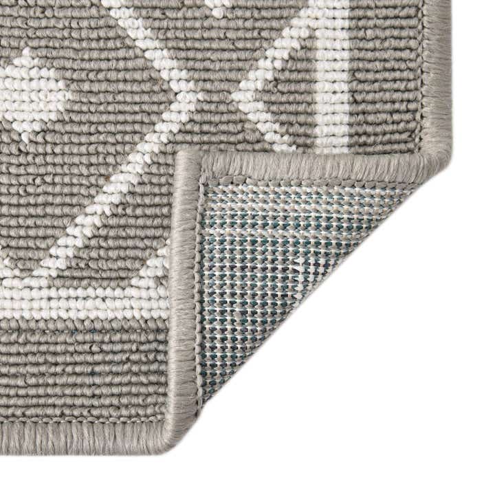7' 10 x 10' Easy-Clean Lattice Indoor / Outdoor Rug