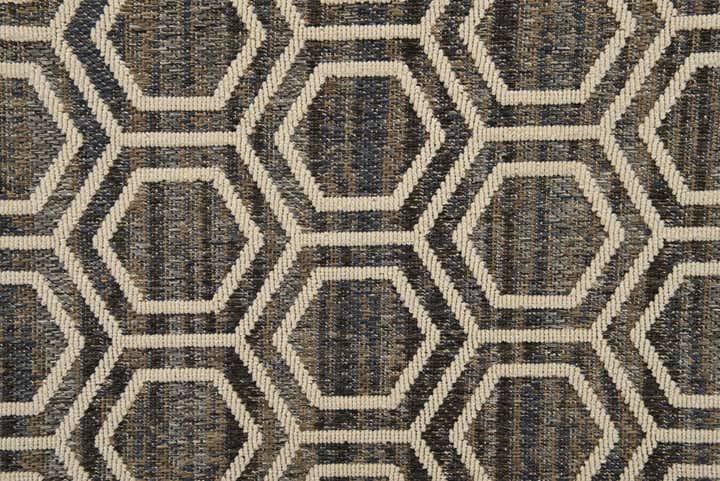 5' 3 x 7' 8 Easy-Clean Modern Indoor / Outdoor Rug