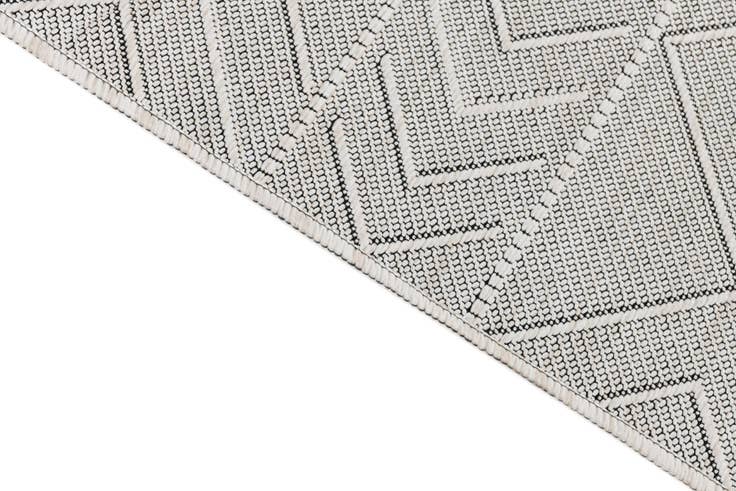Detail image of 5' x 7' 10 Easy-Clean Modern Indoor / Outdoor Rug