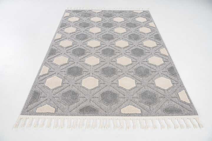 5' 3 x 7' 8 Easy-Clean Modern Indoor / Outdoor Rug
