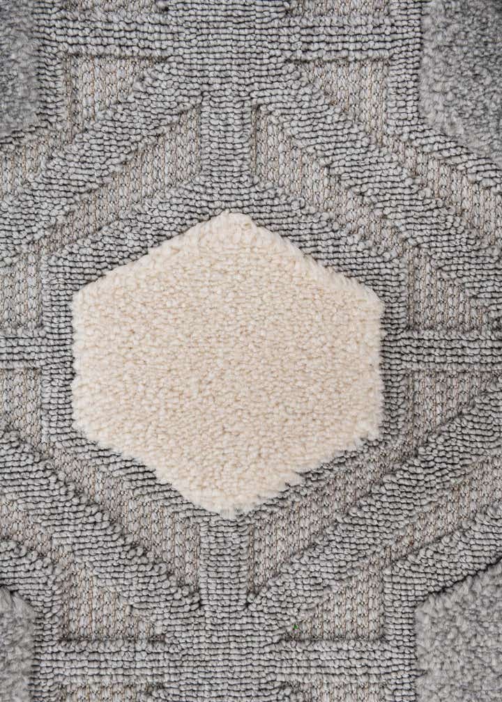 5' 3 x 7' 8 Easy-Clean Modern Indoor / Outdoor Rug