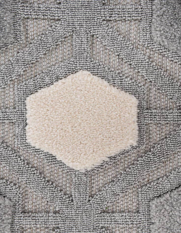 Detail image of 5' 3 x 7' 8  Washable Modern Indoor / Outdoor Rug