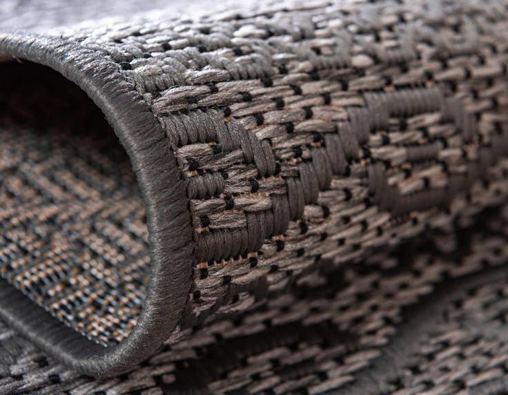 Detail image of 6' x 9' Easy-Clean Modern Indoor / Outdoor Rug