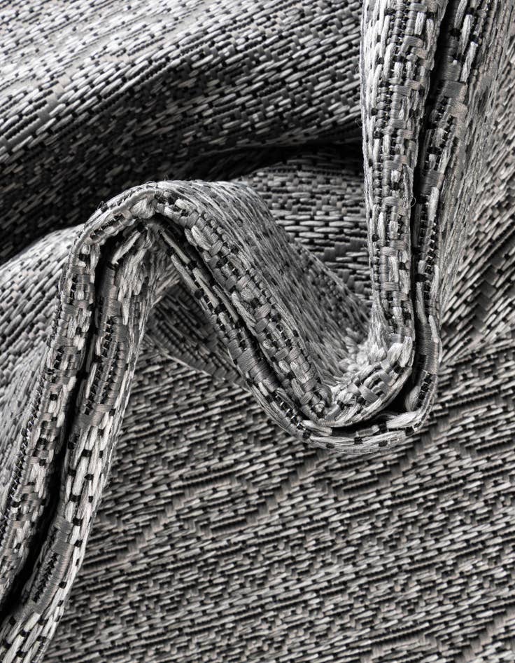 Detail image of 7' x 10'  Washable Modern Indoor / Outdoor Rug