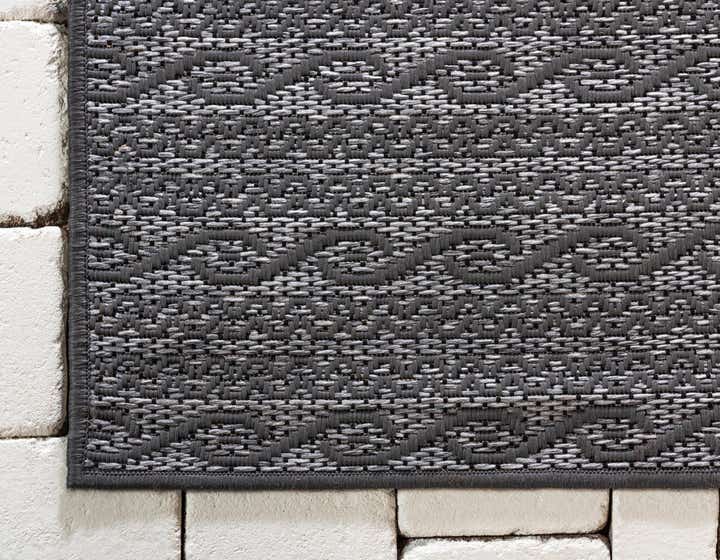 5' 3 x 8' Easy-Clean Modern Indoor / Outdoor Rug