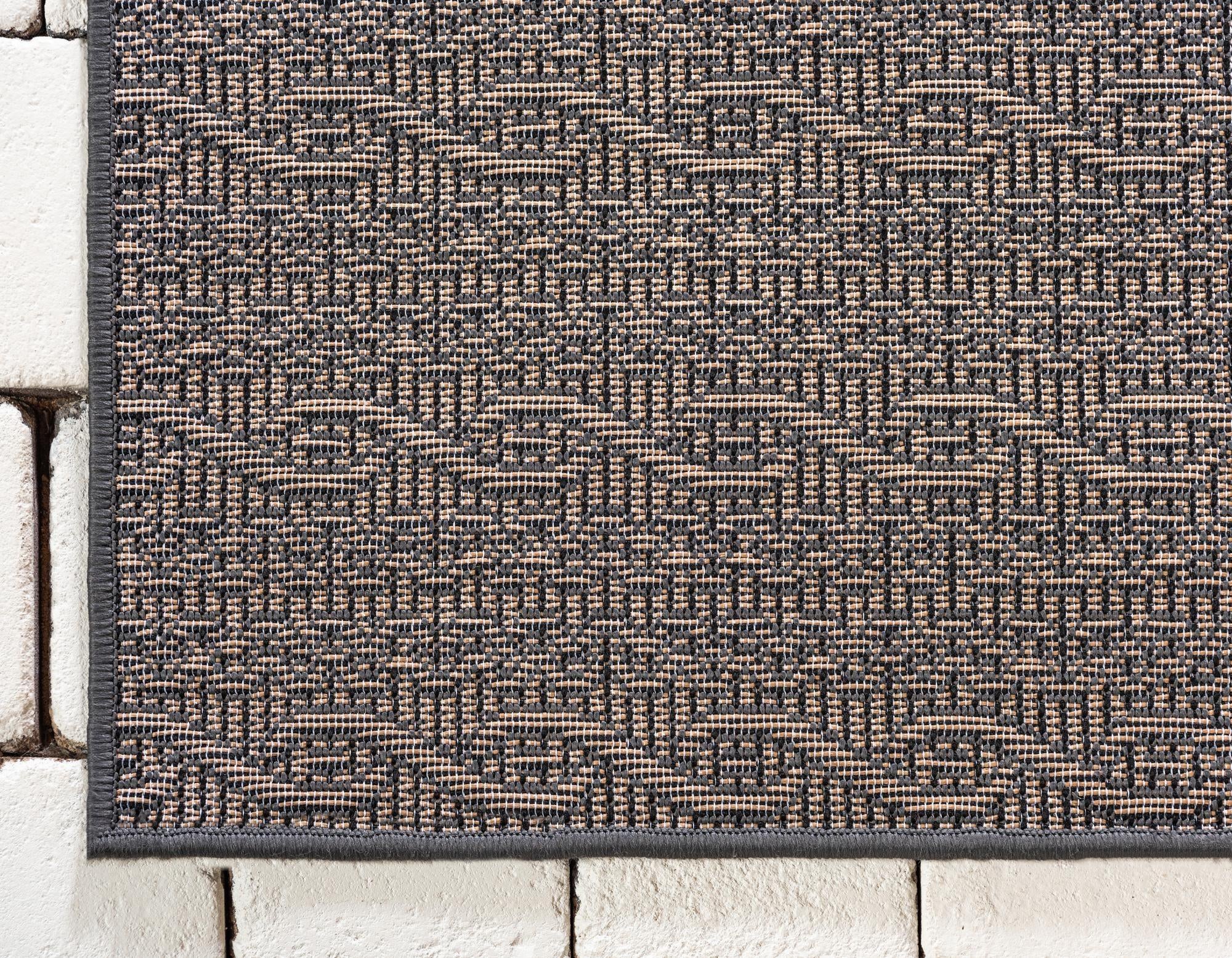 6' x 9' Easy-Clean Modern Indoor / Outdoor Rug