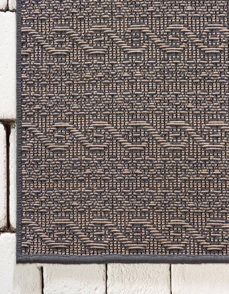 Detail image of 7' x 10'  Washable Modern Indoor / Outdoor Rug